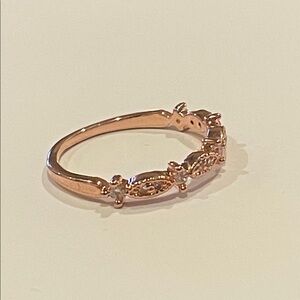 Elegant Rose Gold Women's Ring